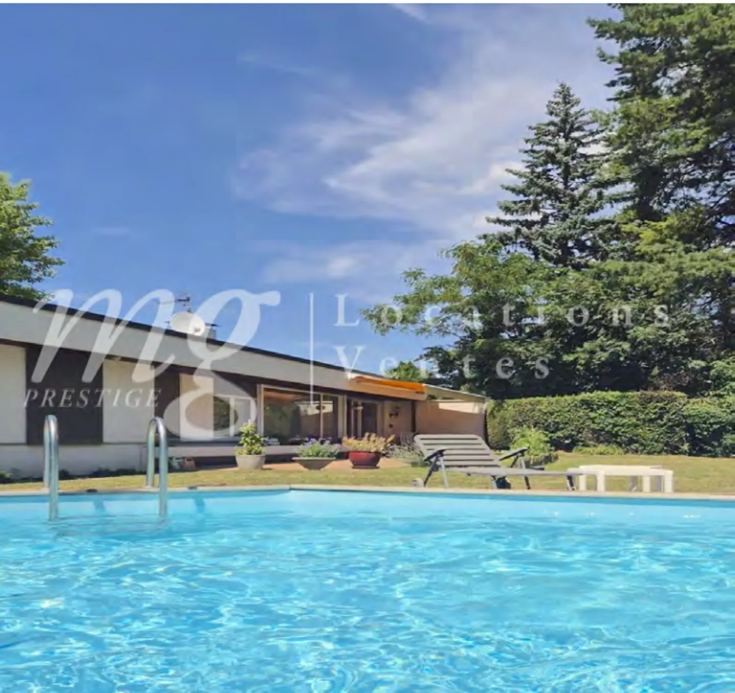 Charmantes Familienhaus mit Pool - Foto 1 von 11