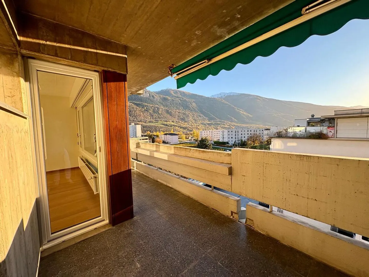 Appartamento molto grande 3.5p completamente ristrutturato - Foto 12 di 14