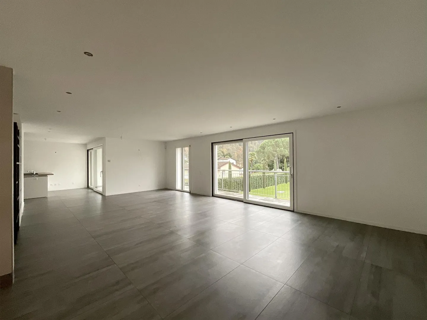 CASLANO - À VENDRE SPACIEUX 6.5 PIÈCES AVEC PISCINE - Photo 13 sur 13