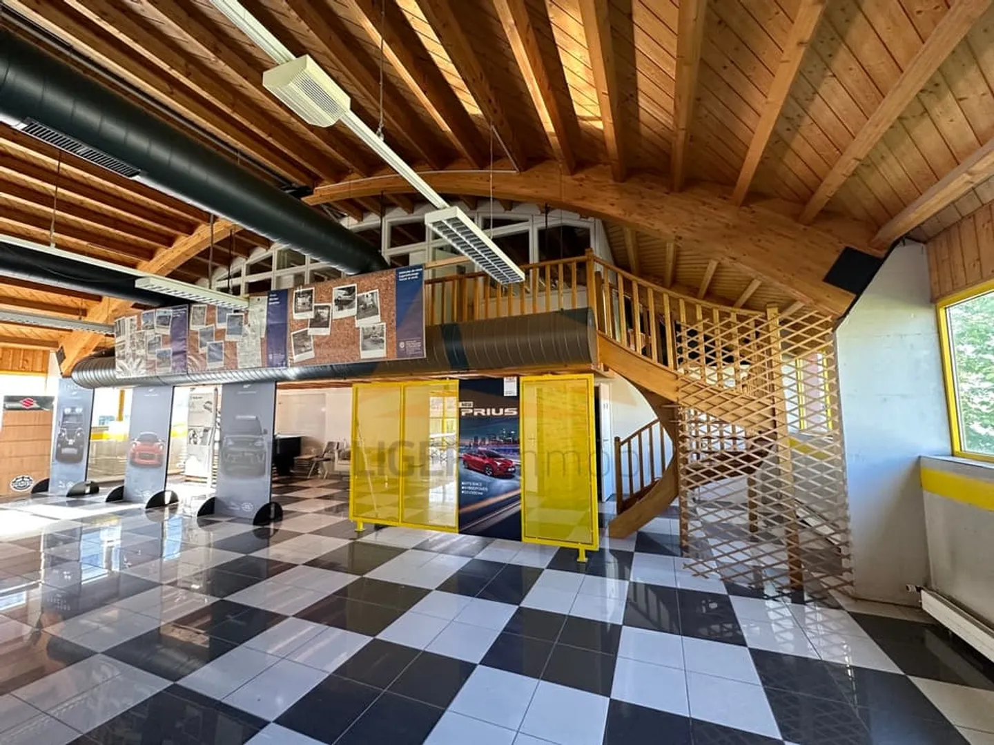 In vendita Palazzetto dello sport, uffici, magazzini, garage e poligono di tiro - Foto 4 di 13