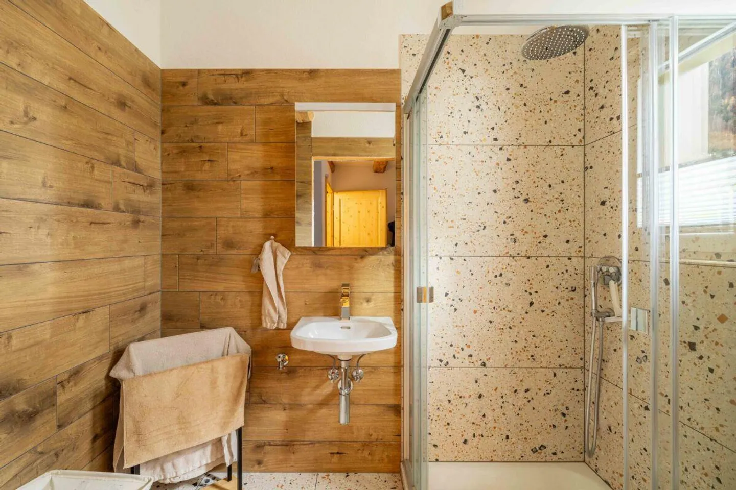 Casa di 5,5 stanze parzialmente ristrutturata in vendita - Foto 9 di 25