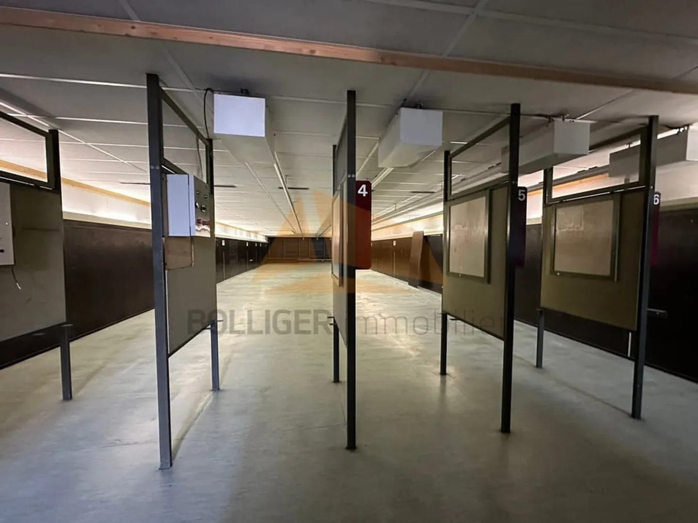 In vendita Palazzetto dello sport, uffici, magazzini, garage e poligono di tiro - Foto 13 di 13