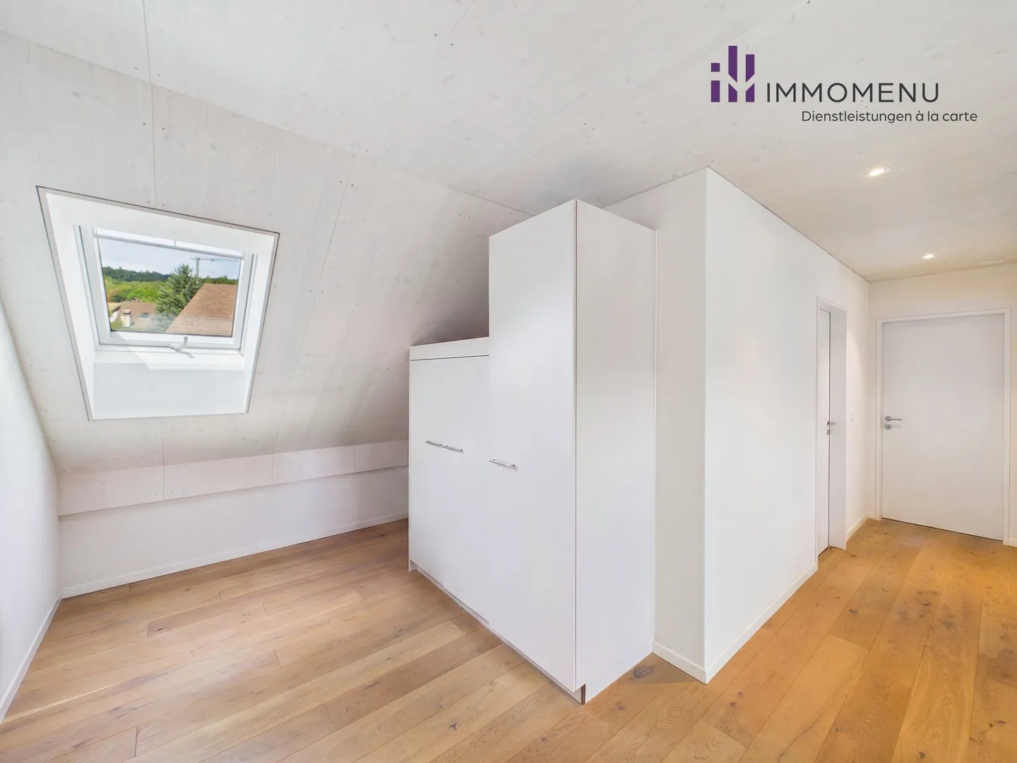 Appartement Attique Moderne avec Balcon - Photo 3 sur 9