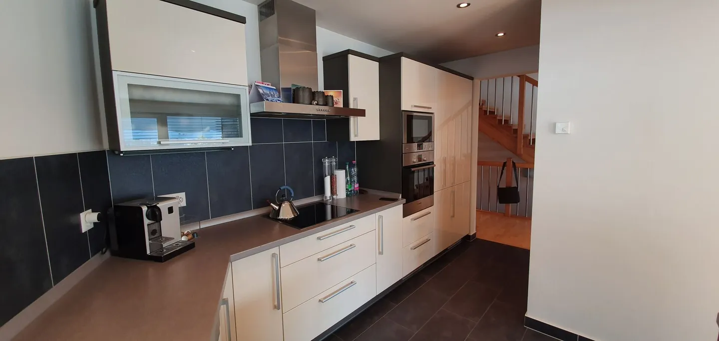 Stunning architect-designed house for sale in Châtel-St-Denis with panoramic view - Photo 5 of 12