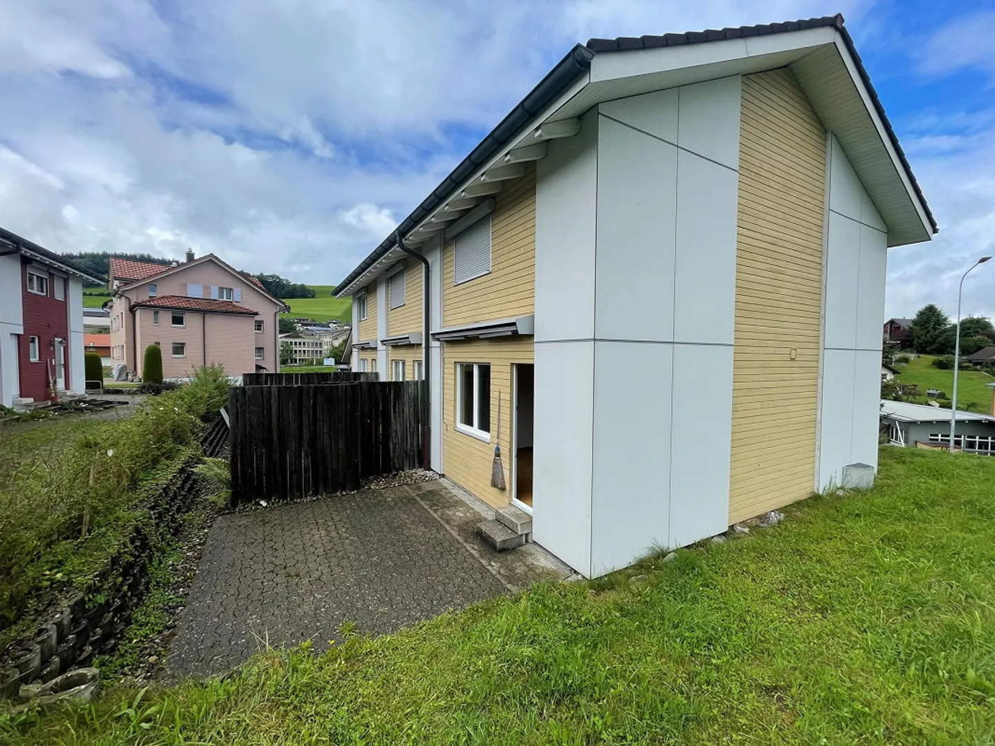 Accogliente casa a schiera di 3 camere con patio - Foto 1 di 6