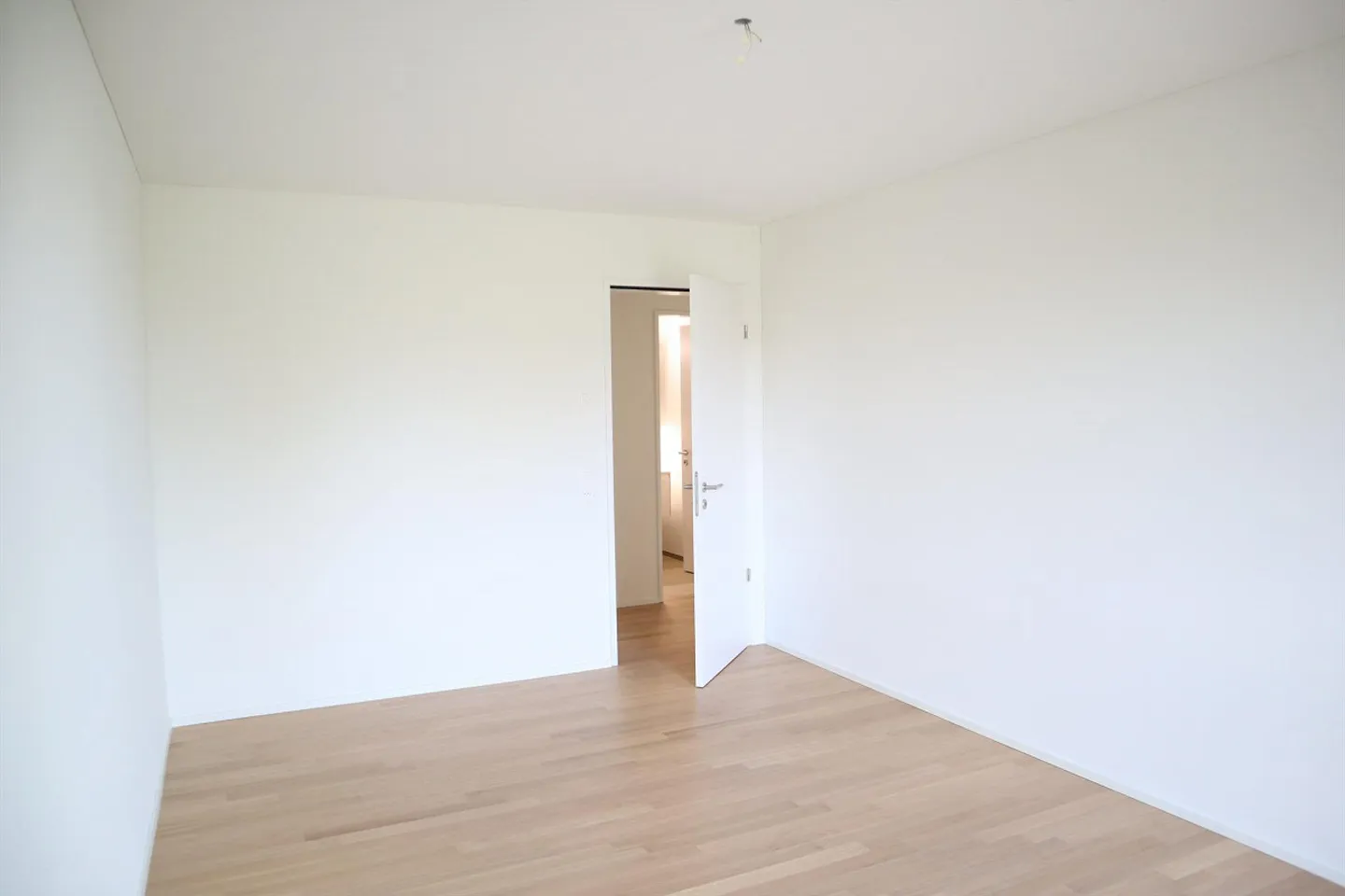 Beautiful 3.5-room apartment with a view of Lake Lucerne - Photo 6 of 10