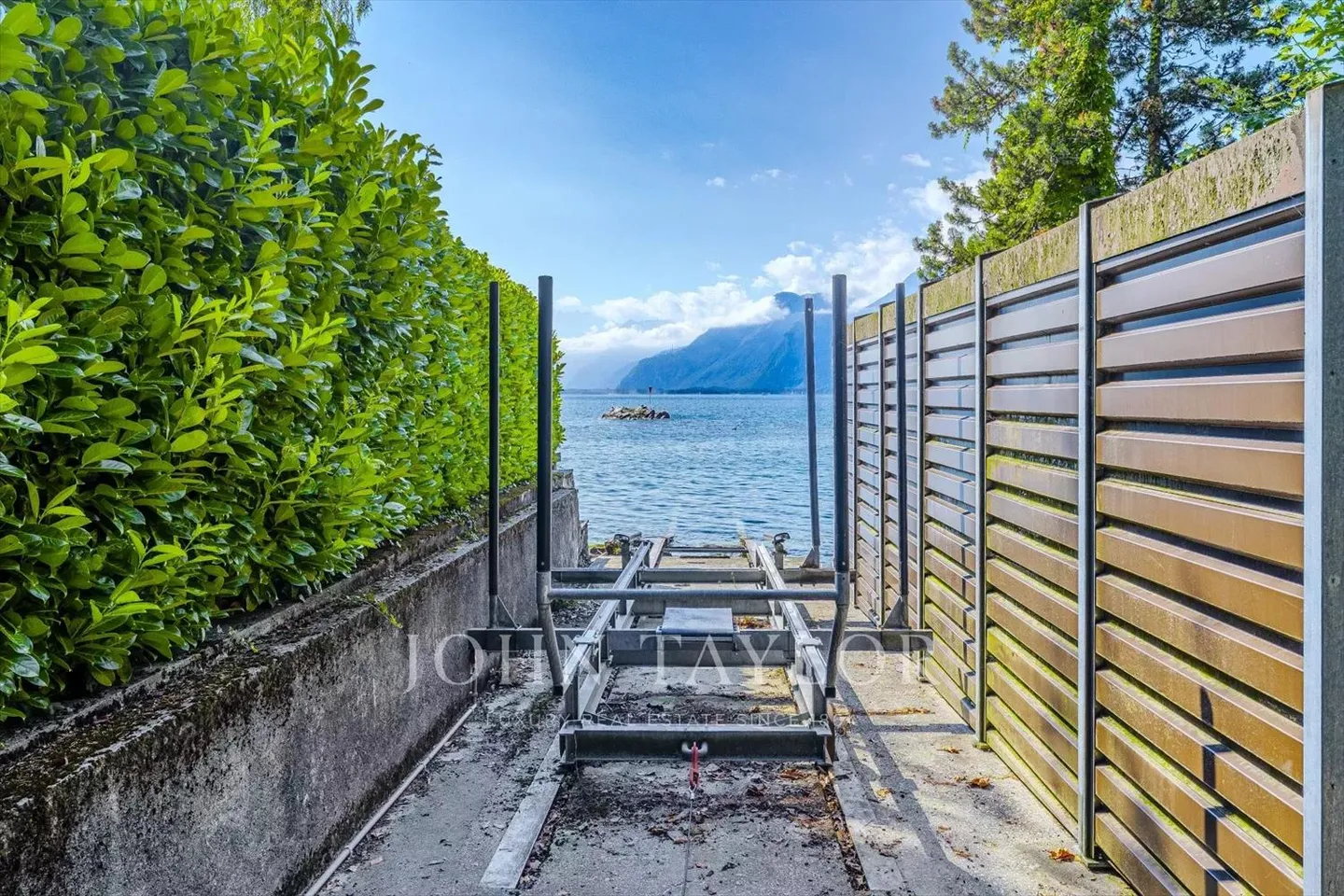 Duplex von Ausnahme direkt am Seeufer mit 6,5 Zimmern und Bootsanleger - Photo 11 sur 11