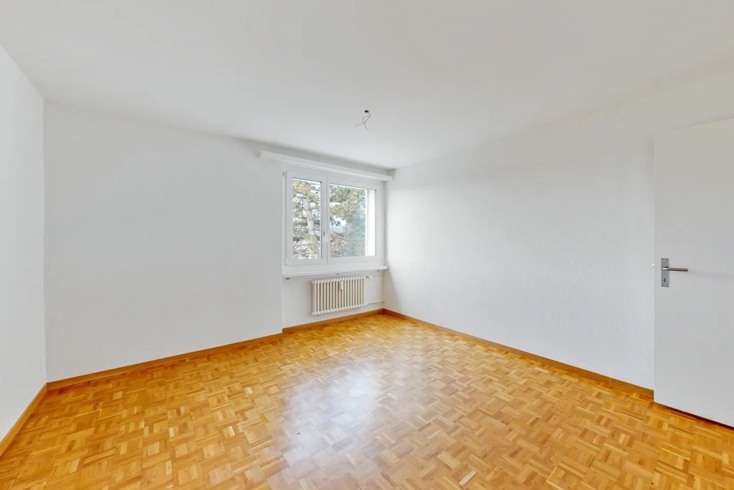 Appartement modernisé avec balcon - Photo 8 sur 10