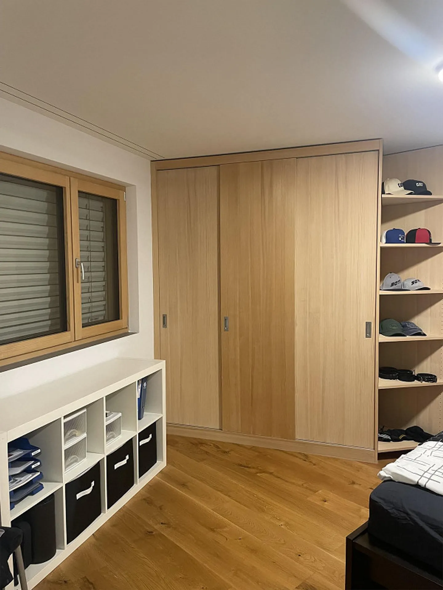 Modern, bright apartment - Photo 2 of 12