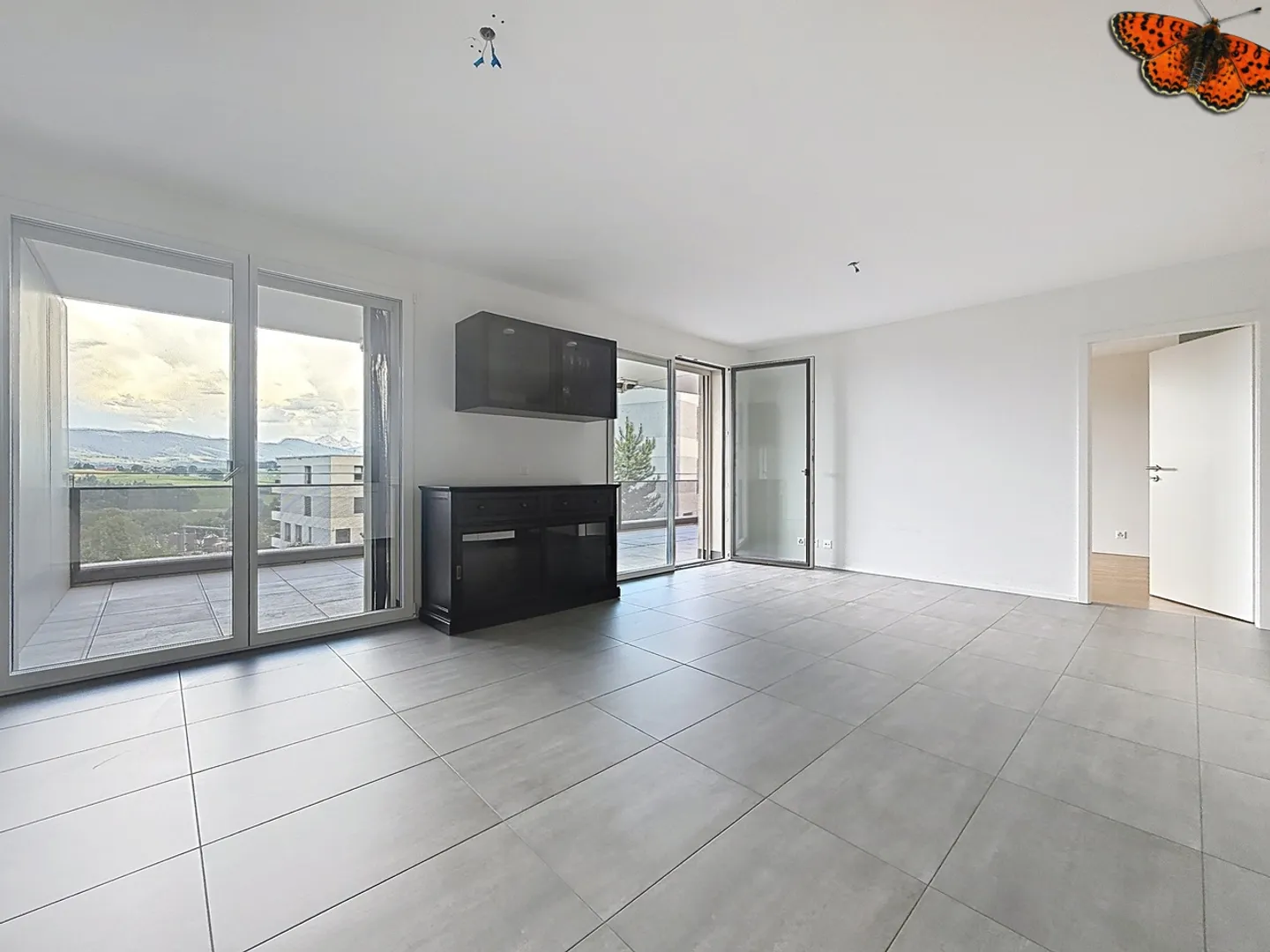 2½ ZIMMER - Mit einem großen Balkon - Foto 4 von 10