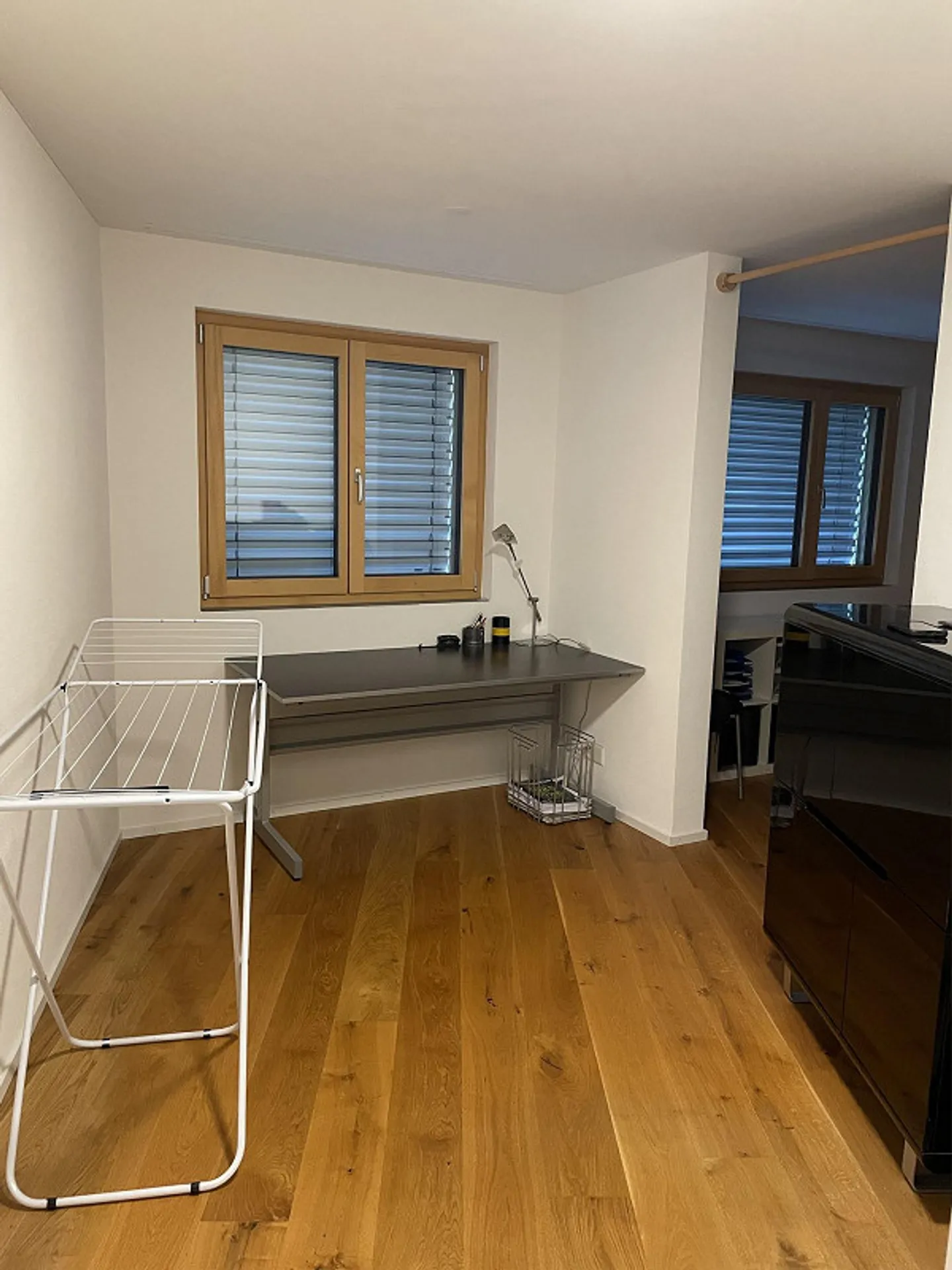 Modern, bright apartment - Photo 3 of 12