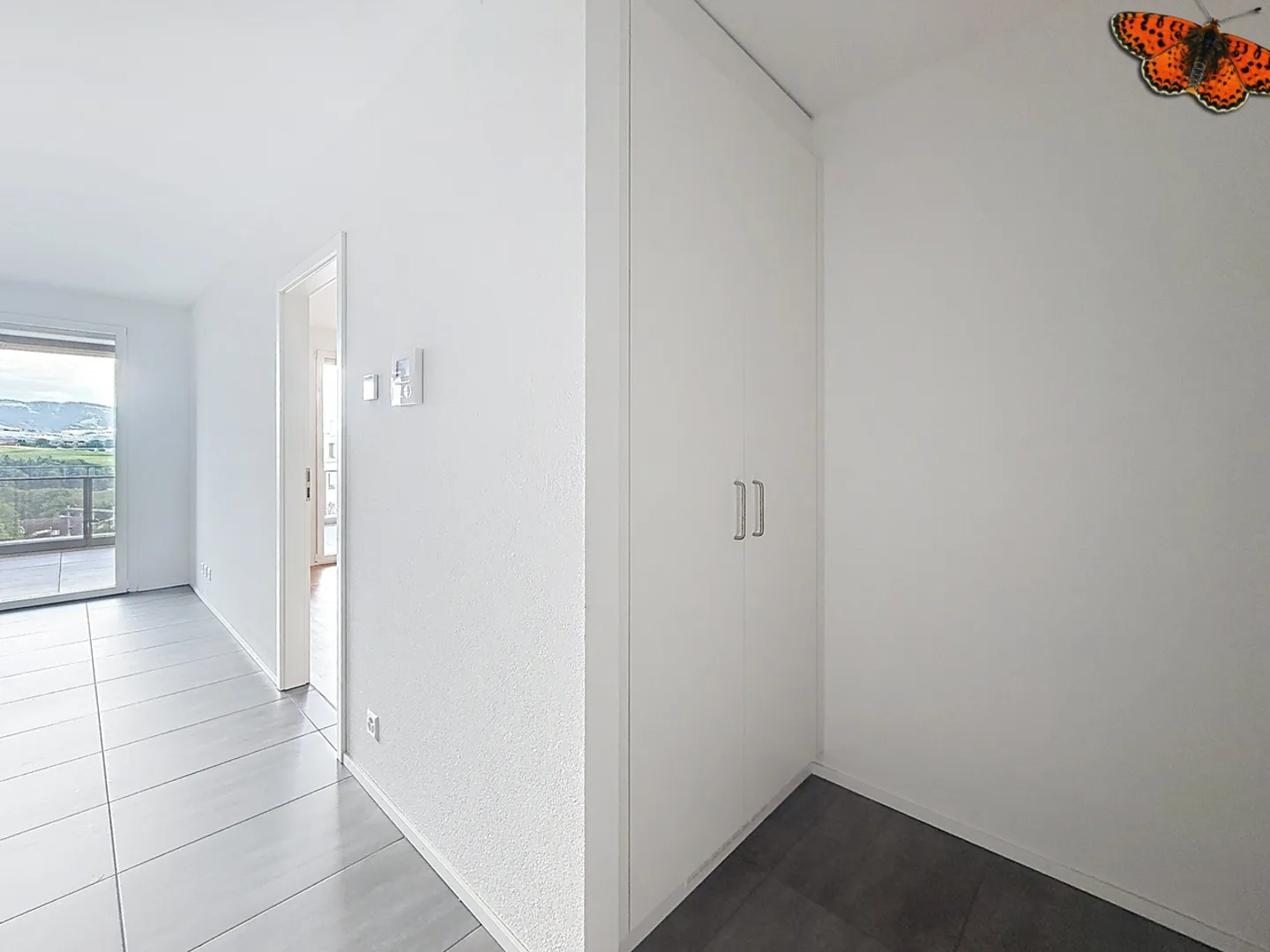 2½ ZIMMER - Mit einem großen Balkon - Foto 9 von 10