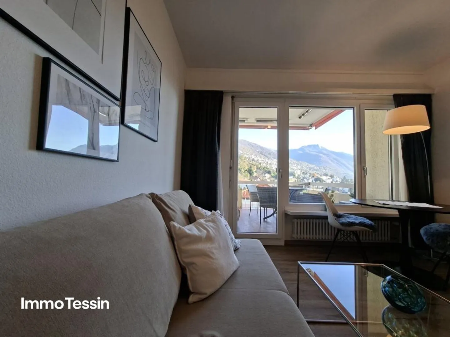 Holiday apartment in a central prime location in Muralto with breathtaking views - Photo 6 of 13