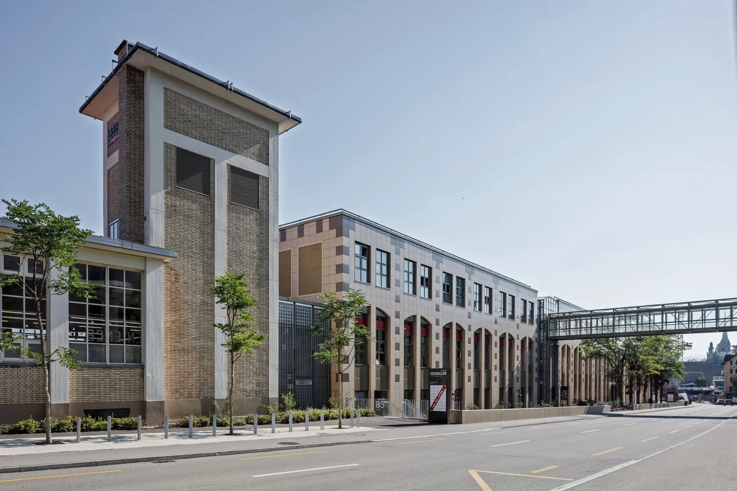 Mixed-use building for rent - Photo 1 of 1