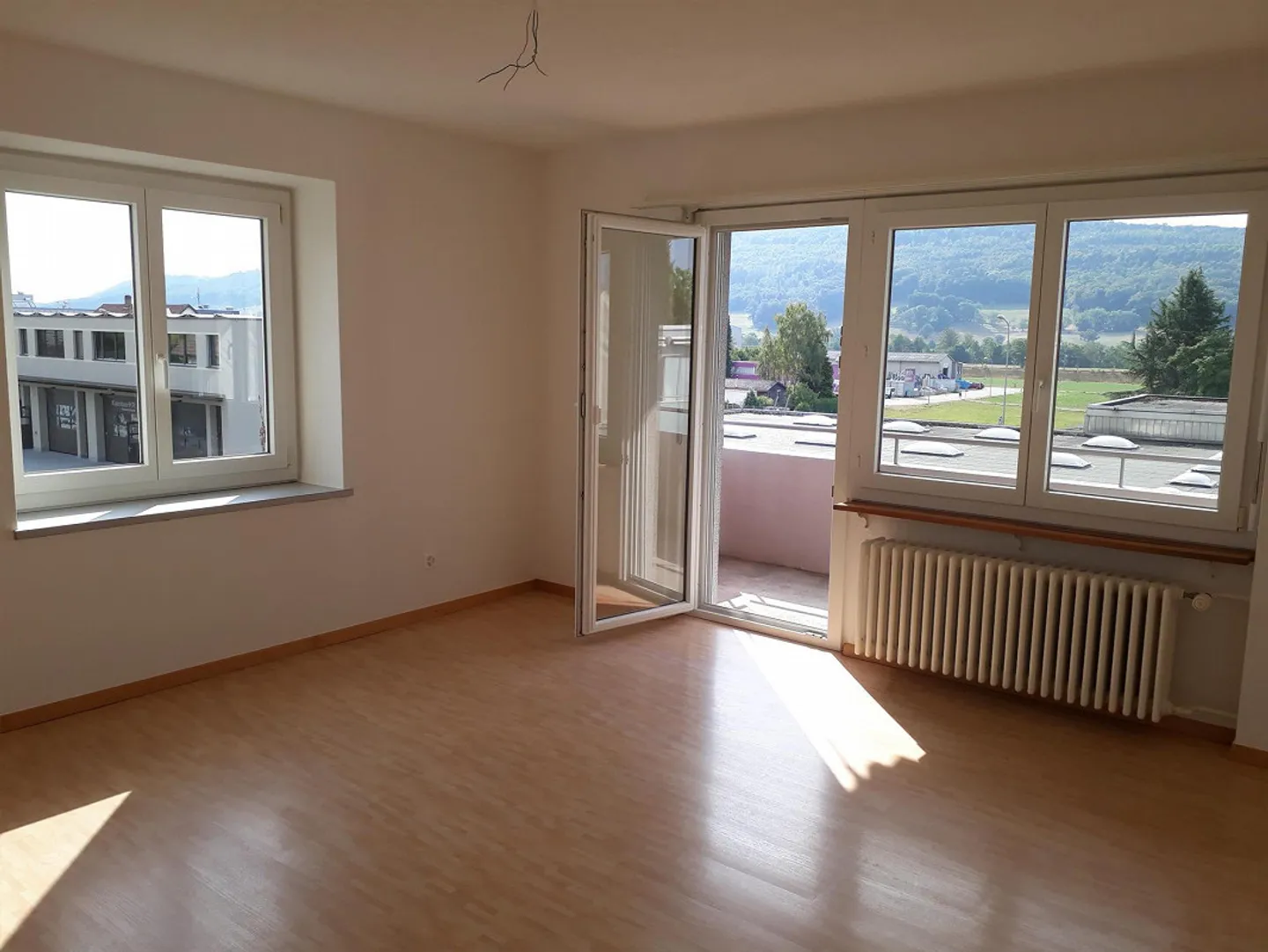 Appartamento al 1° piano, luminoso con balcone esposto a sud - Foto 2 di 7