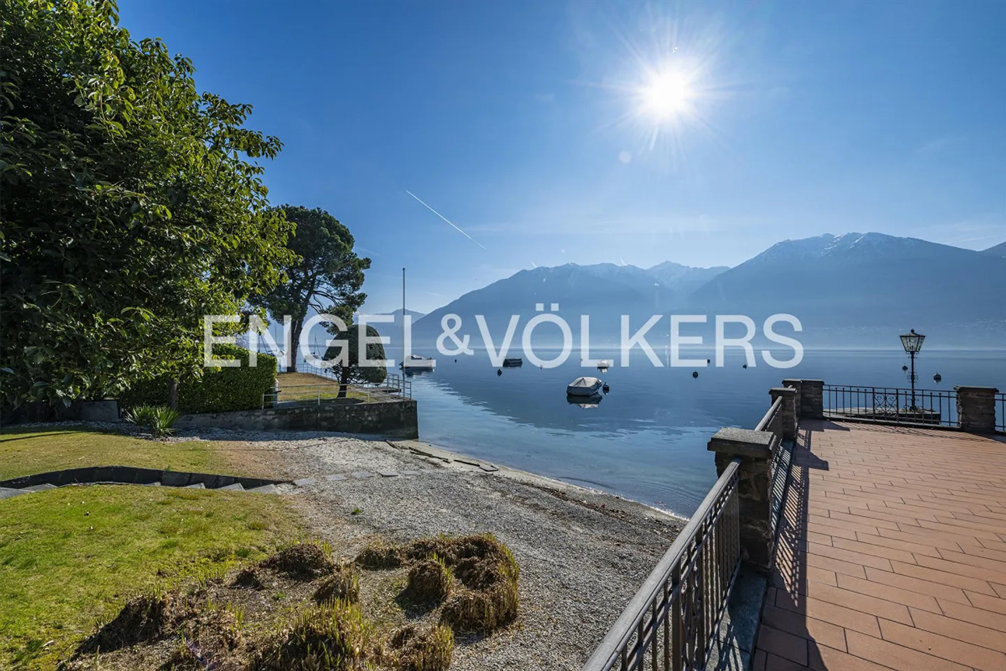 Résidence au bord du lac avec plage privée (14) - Photo 10 sur 10