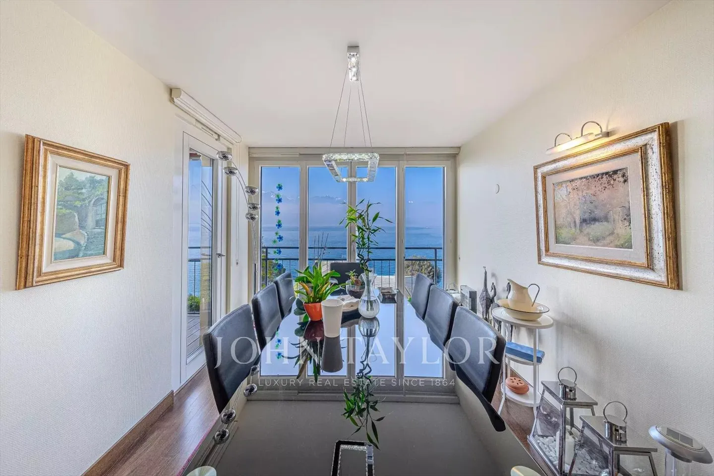 Magnifico appartamento di 4,5 stanze con balcone e vista mozzafiato sul lago e sulle montagne - Foto 3 di 8