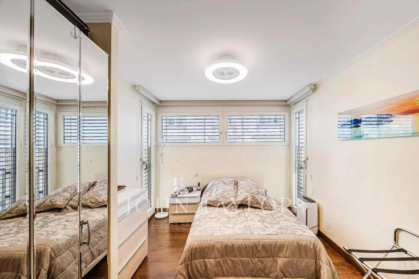 Magnifico appartamento di 4,5 stanze con balcone e vista mozzafiato sul lago e sulle montagne - Foto 5 di 8