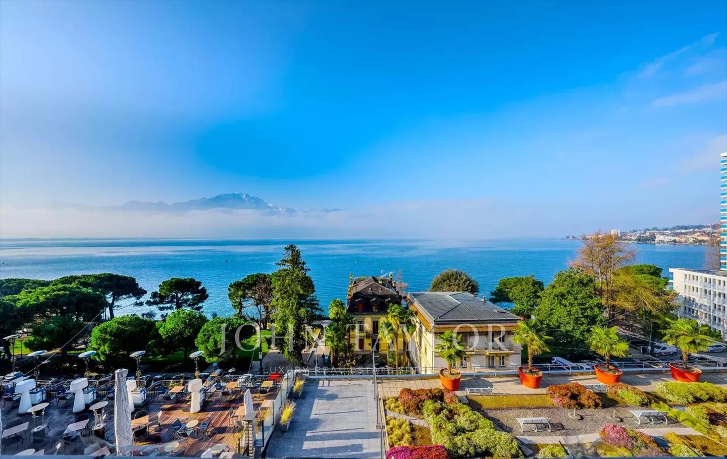 Magnifico appartamento di 4,5 stanze con balcone e vista mozzafiato sul lago e sulle montagne - Foto 7 di 8