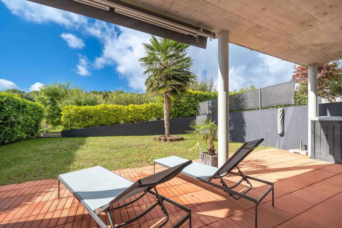 Villa moderna di 5,5 stanze con 2 balconi, 2 terrazze e giardino - Foto 11 di 13