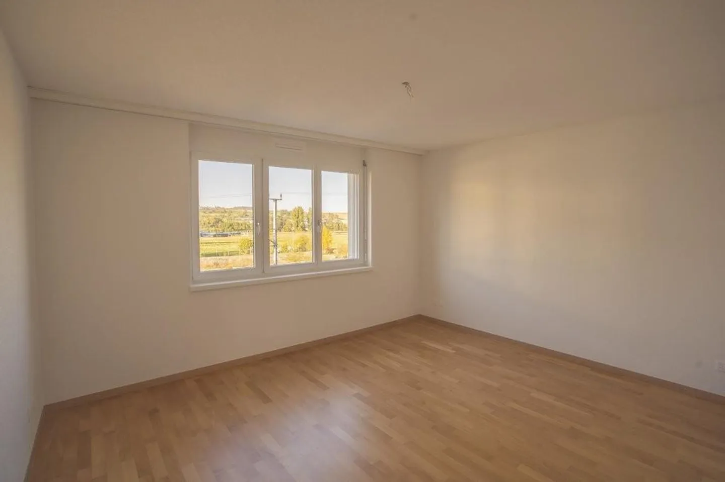 Oasi luminosa di benessere con molto spazio - Foto 7 di 9