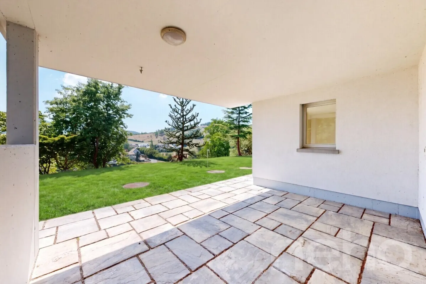 Grosszügiges Einfamilienhaus mit Garten - Foto 10 von 12