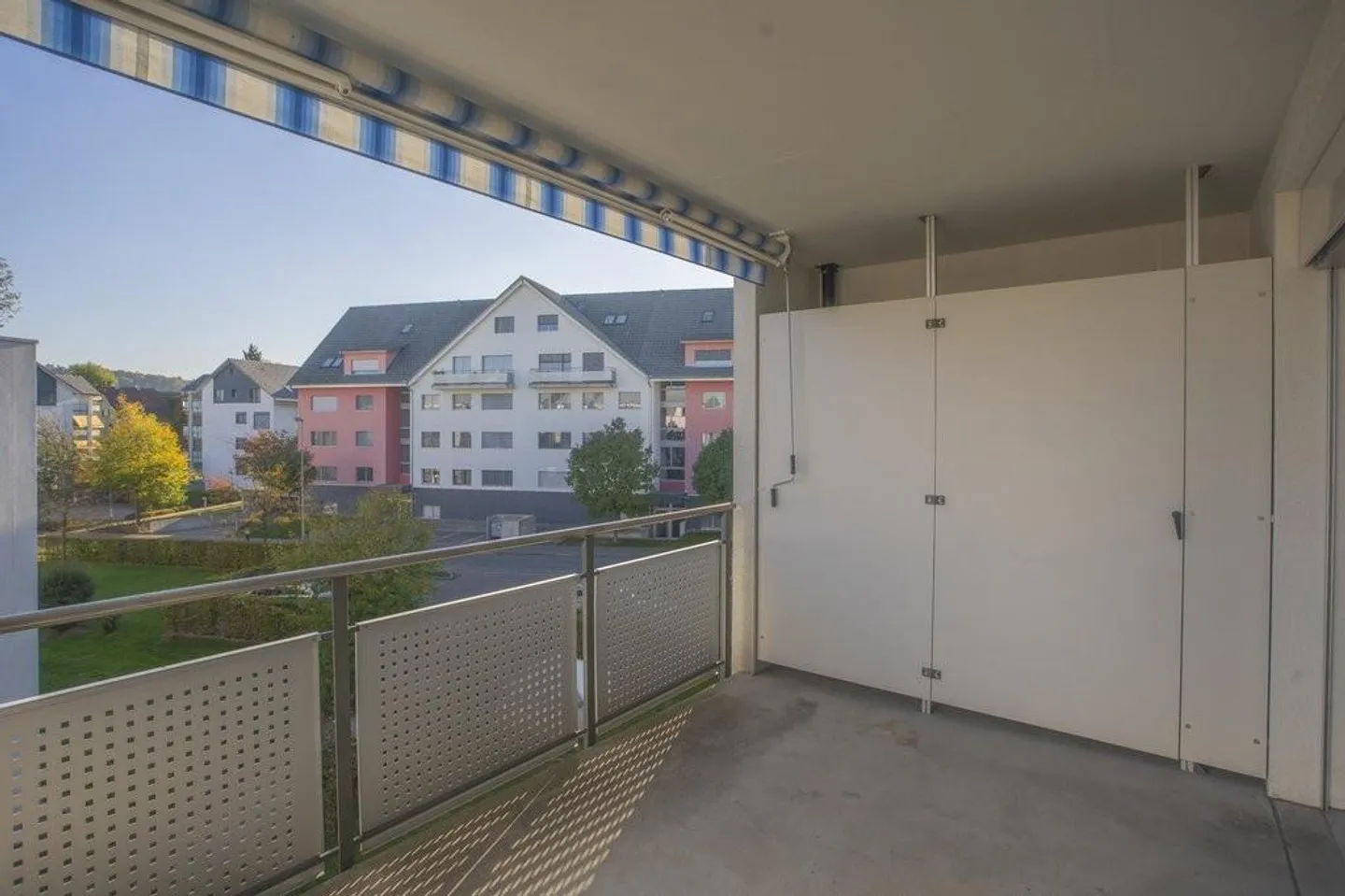 Oasi luminosa di benessere con molto spazio - Foto 9 di 9