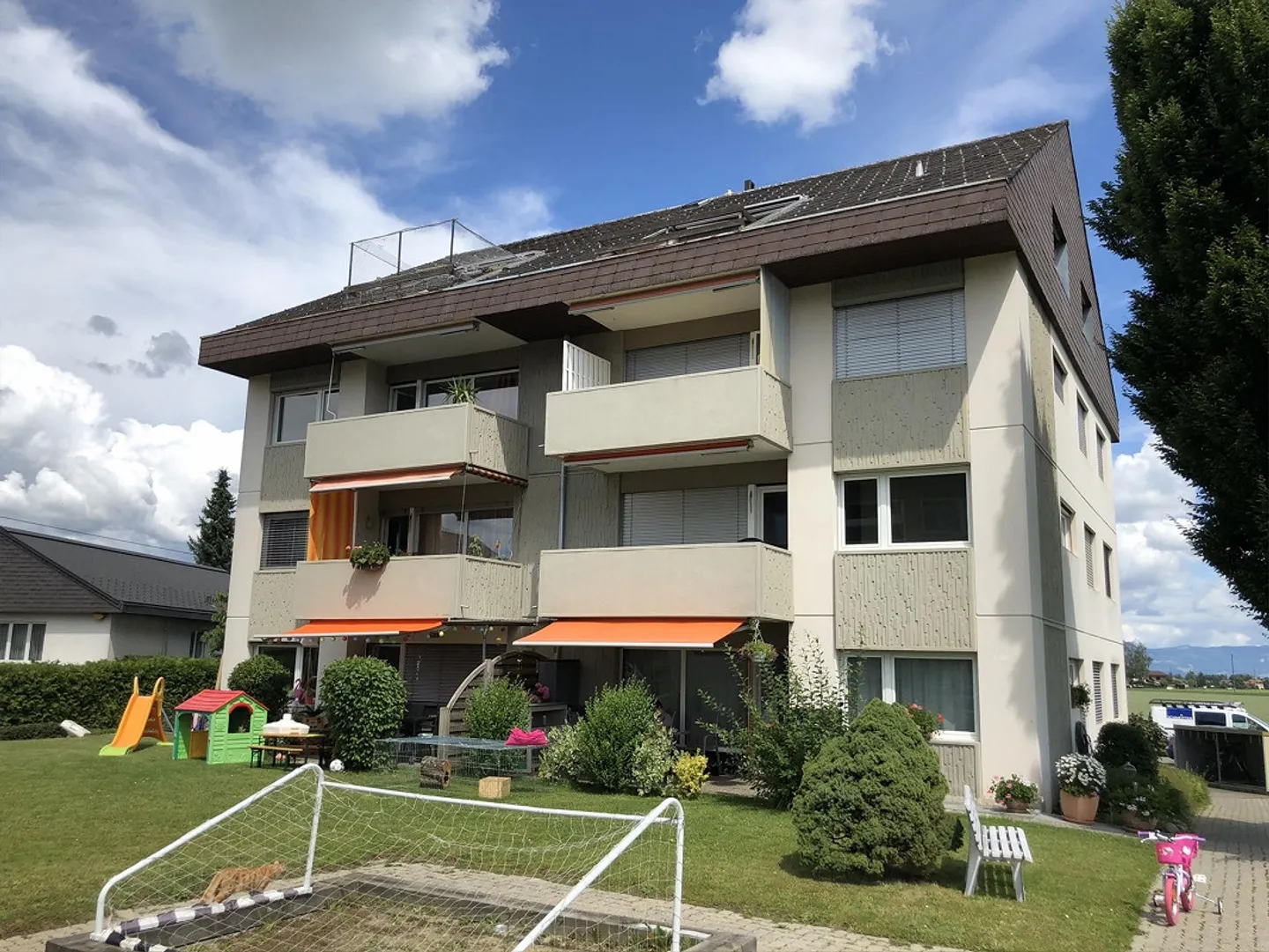 Appartement 4.5 pièces avec coin jardin à Lyssach - Vivre dans un bel emplacement - Photo 2 sur 17