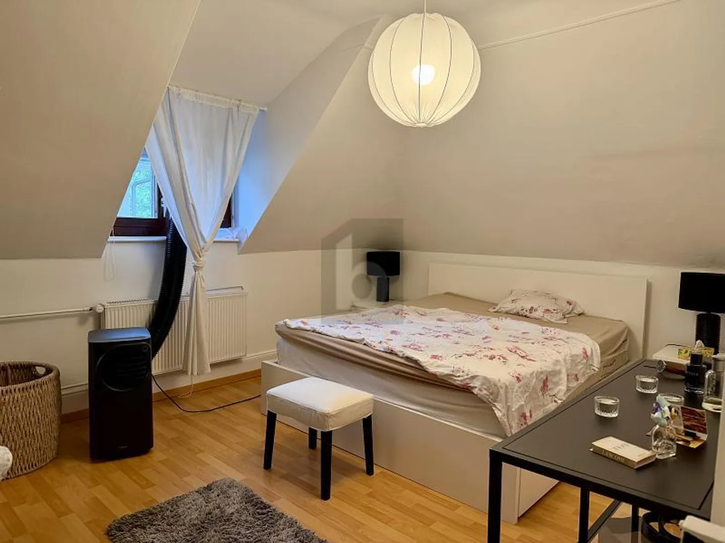 COZY, QUIET AND YET CENTRAL - Photo 2 of 6