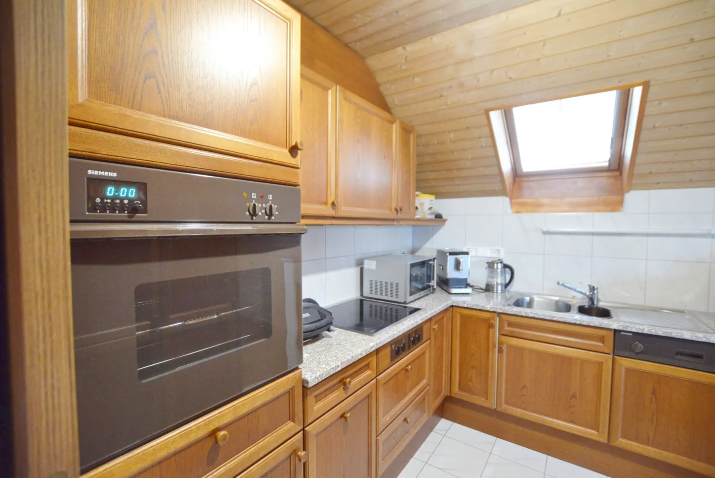 3 1/2 pièces de copropriété avec 1 place de parking souterrain Concept d'espace agréable pour un logement confortable - Photo 3 sur 5