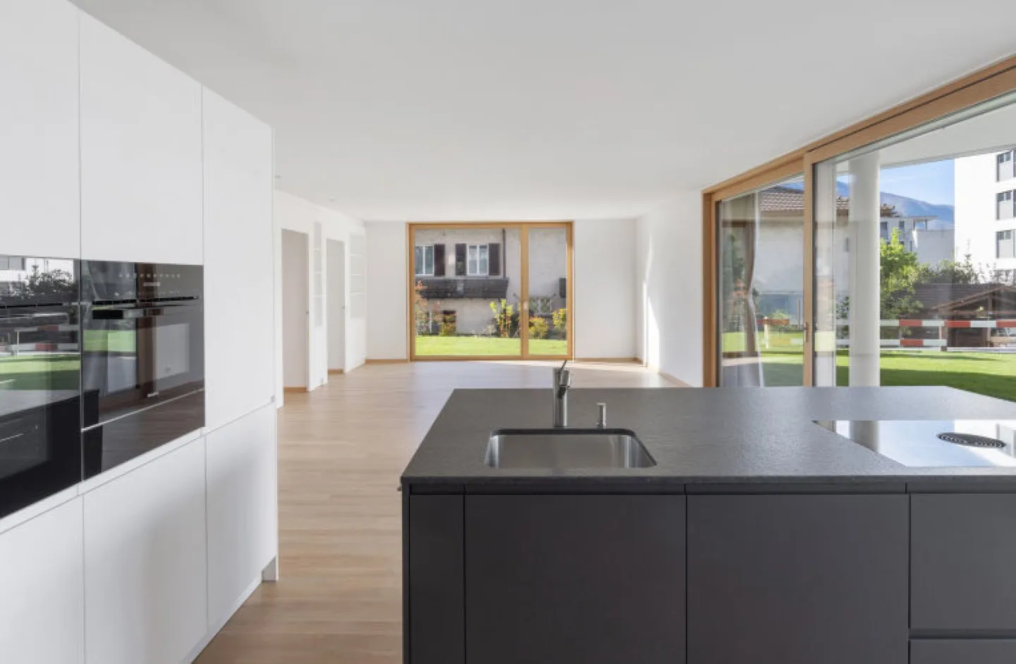 Appartement de 3,5 pièces au rez-de-chaussée à Minusio, Tessin - Photo 4 sur 18