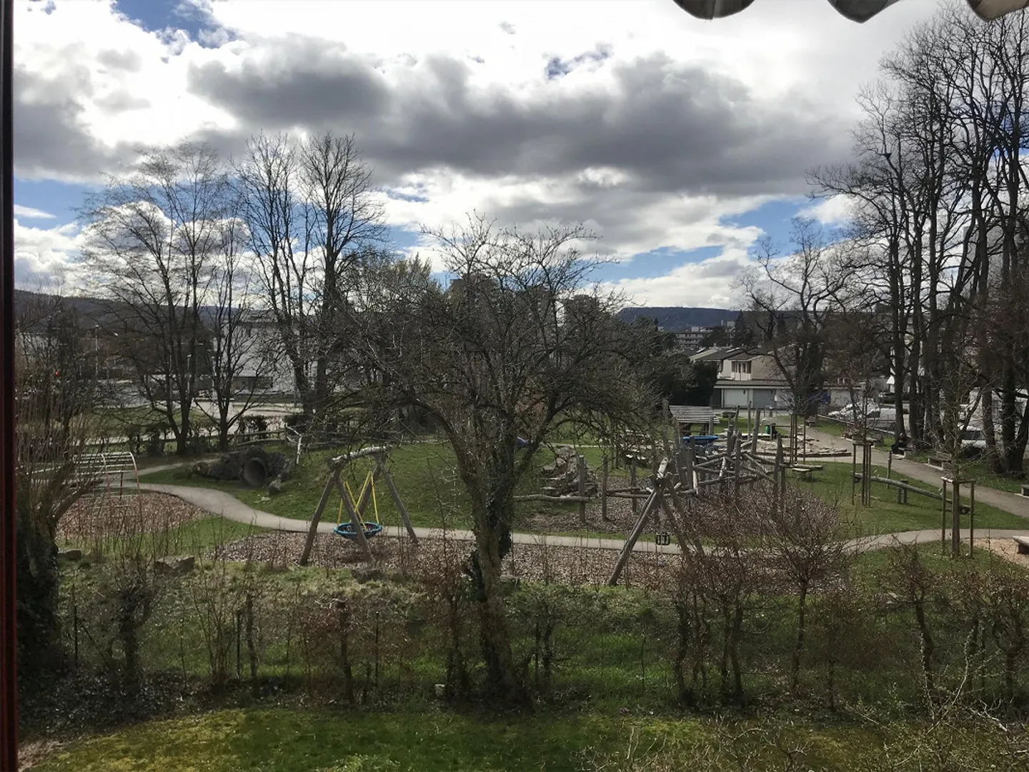 Appartamento affascinante 3.5 locali con balcone e garage a Reinach BL - Foto 6 di 8