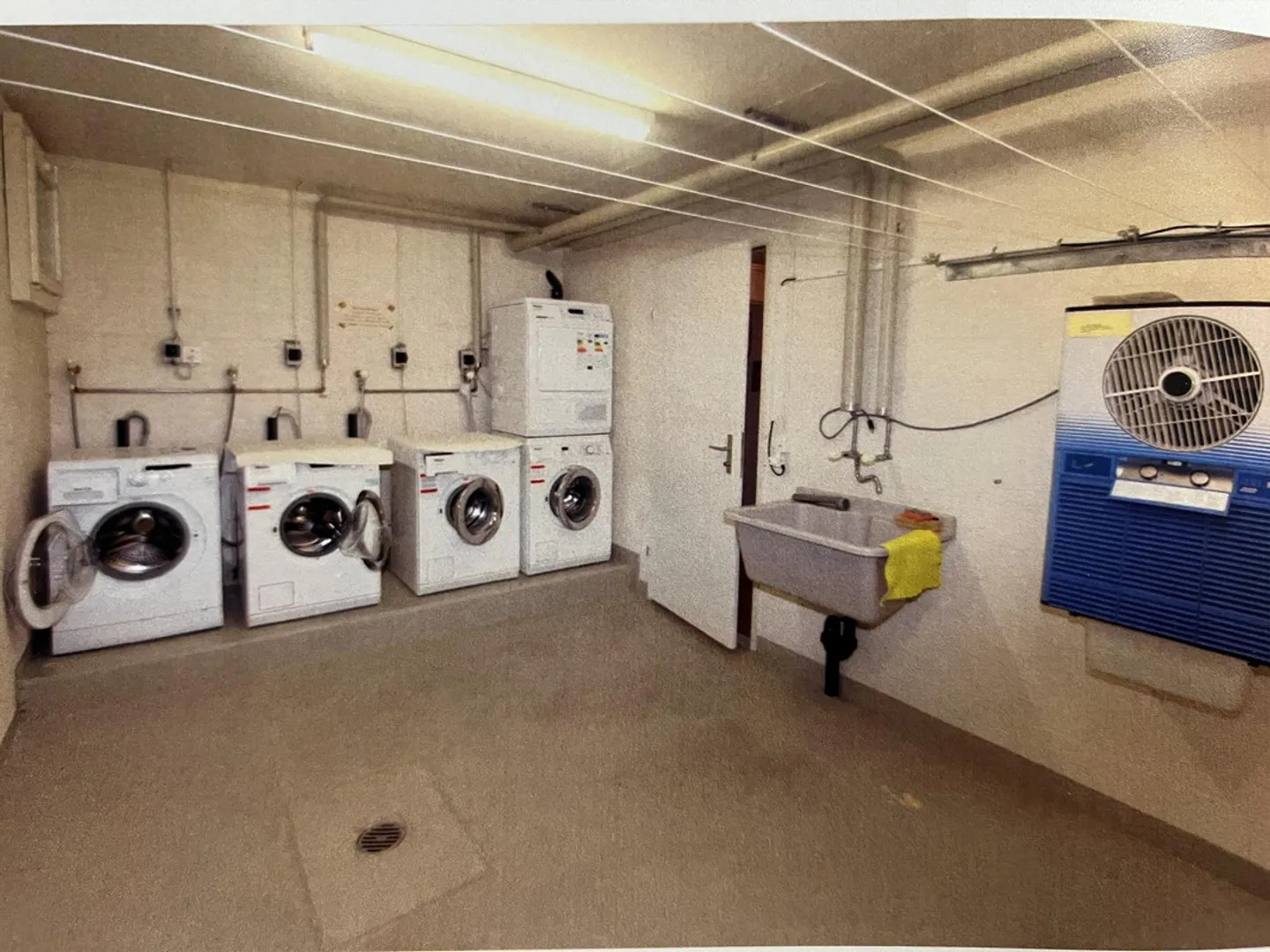 Appartamento affascinante 3.5 locali con balcone e garage a Reinach BL - Foto 7 di 8