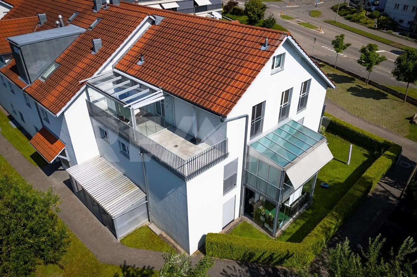 Duplex spazioso con balconi - Foto 4 di 13