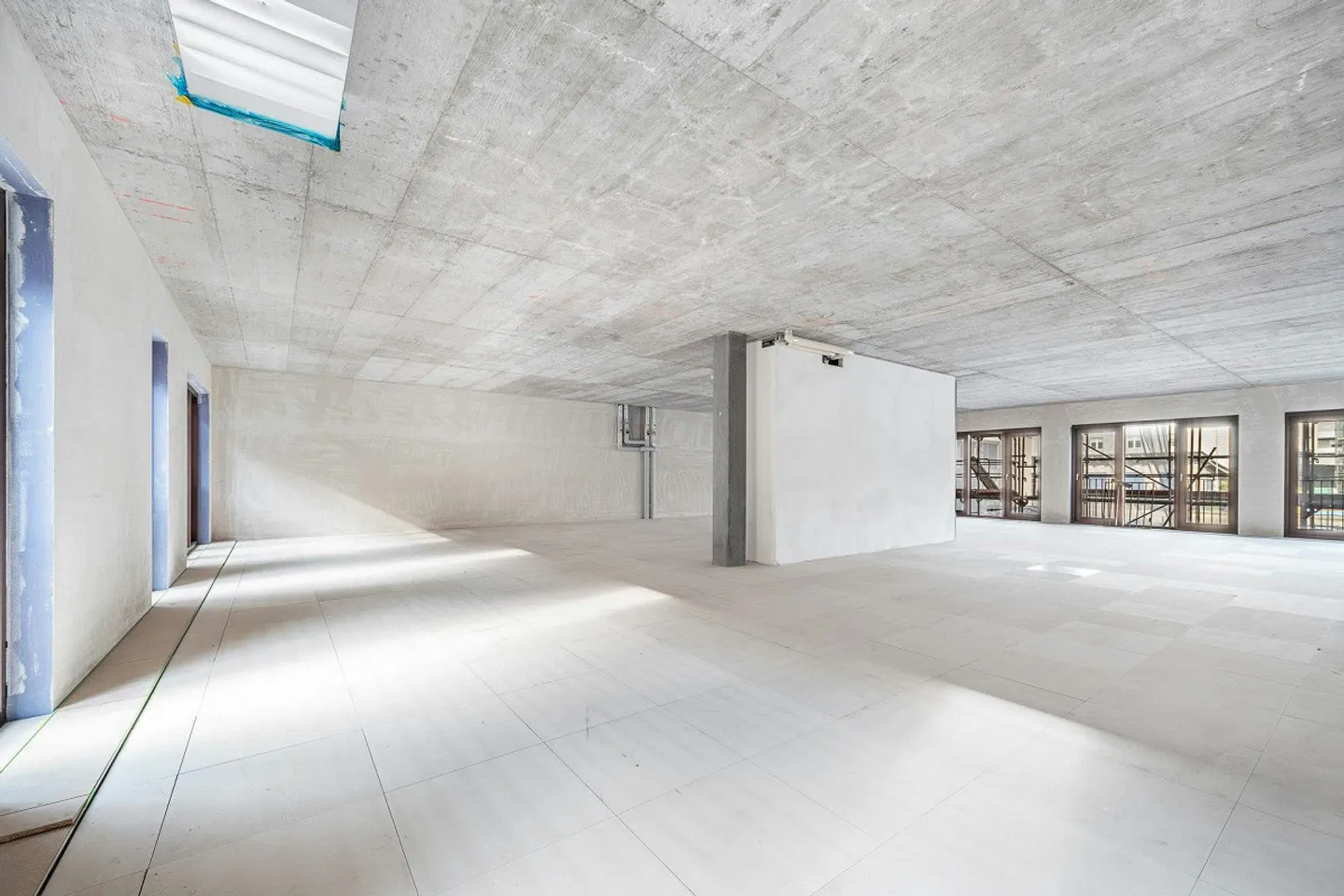 Spazio per la tua attività - direttamente alla stazione di Regensdorf - Foto 5 di 8