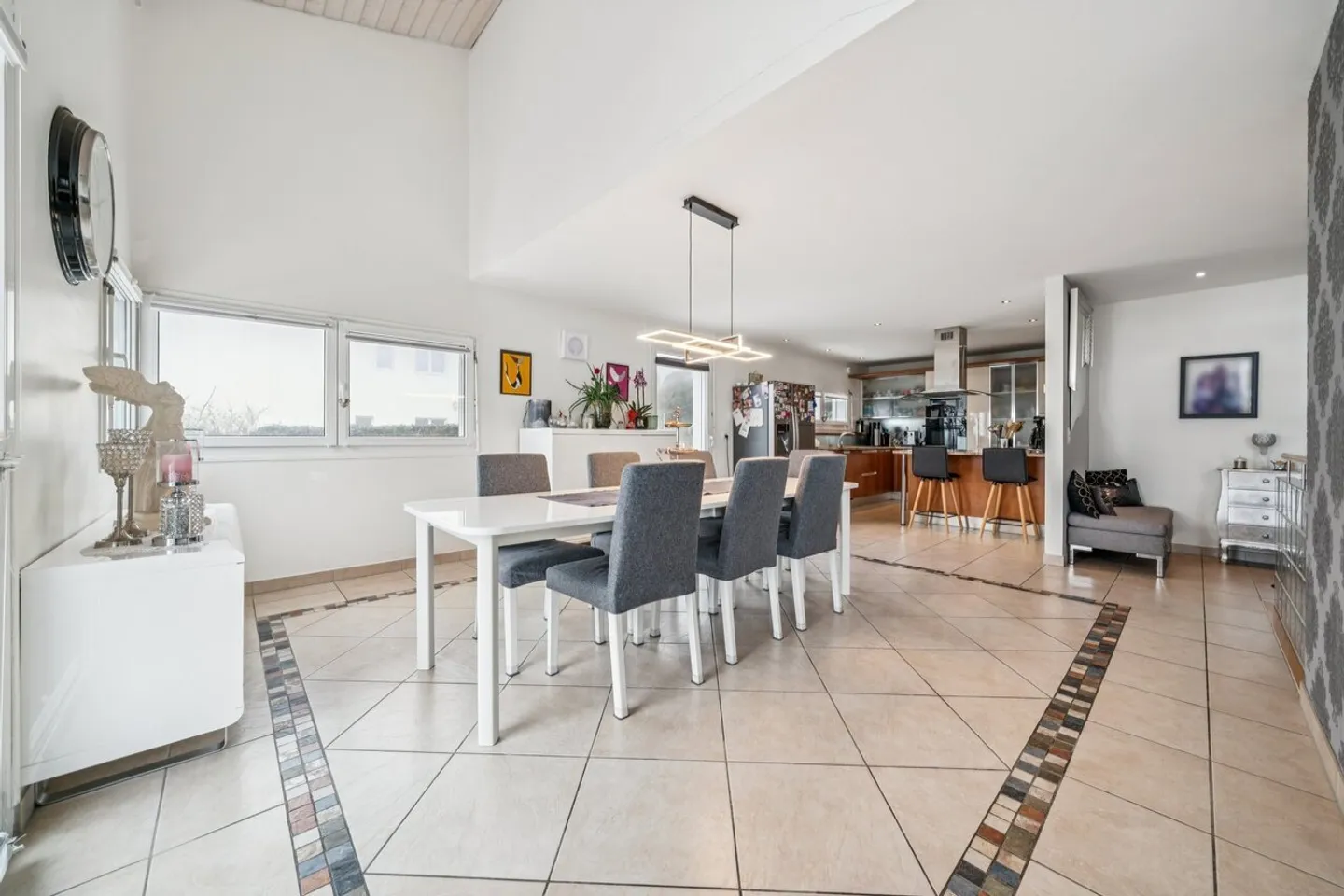 Propriété de prestige avec vue panoramique sur le lac - Photo 3 sur 10