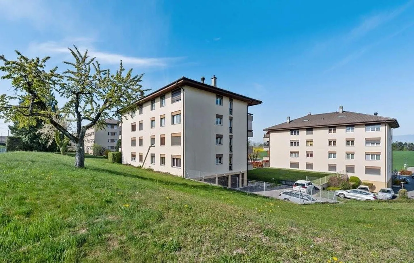 In der Nähe von Lausanne in einem ruhigen Viertel - Foto 2 von 2