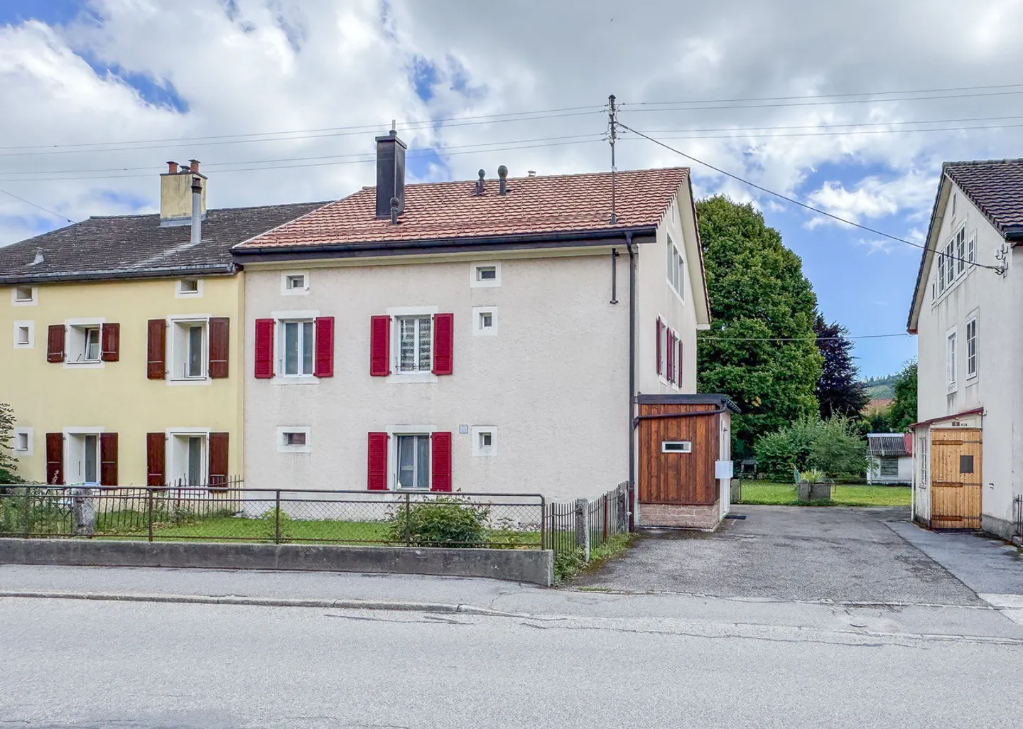 House with 3 Apartments and Garden - Photo 23 of 25