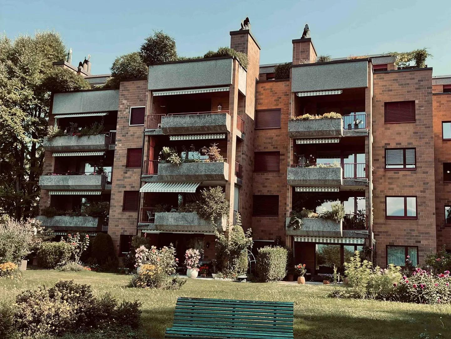 Appartamento affascinante di 2,5 stanze con vista sul lago e sulle montagne - Foto 1 di 11