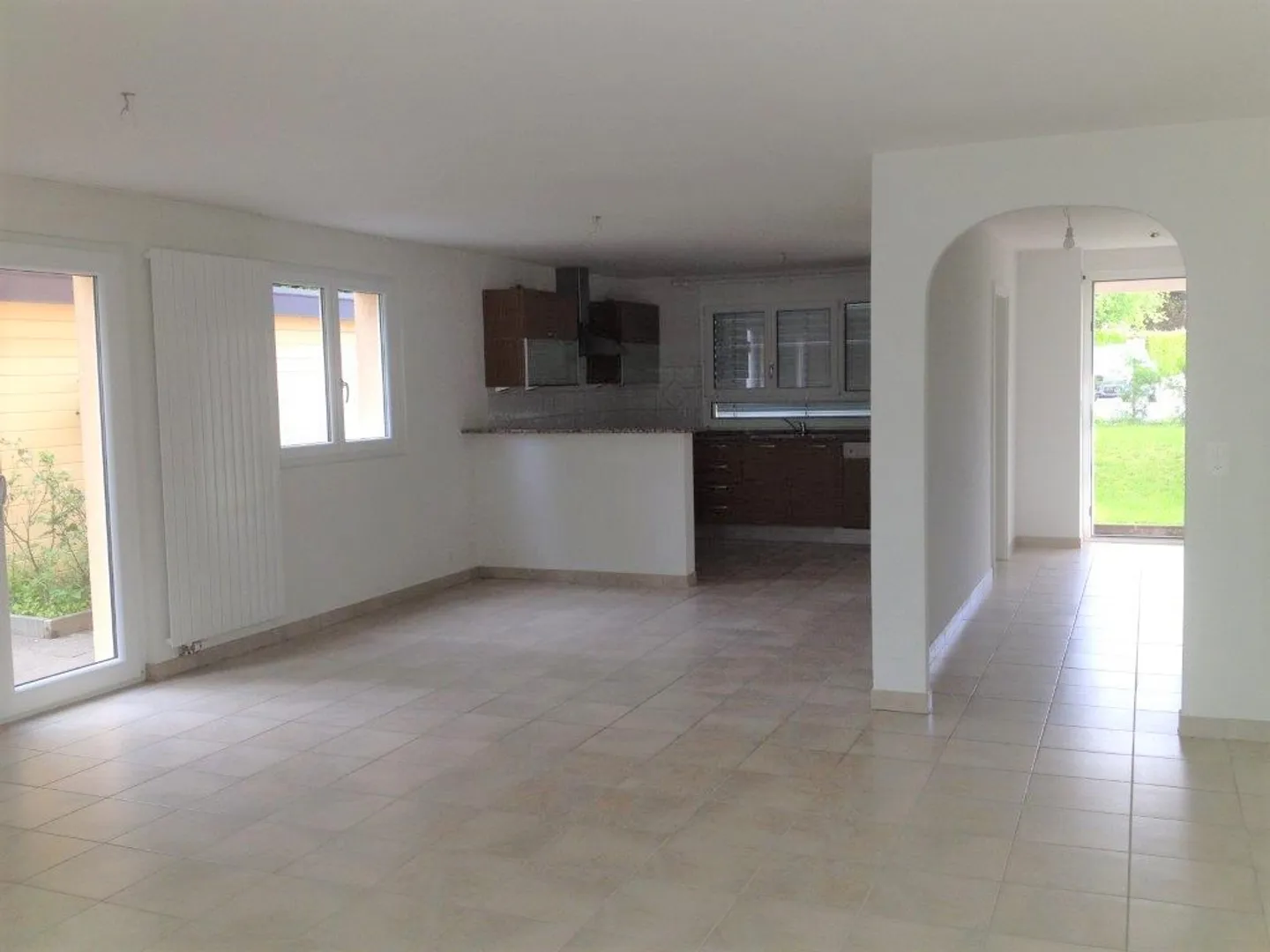 Row House Villa with 6 Rooms and Garden in Bellevue - Photo 4 of 4