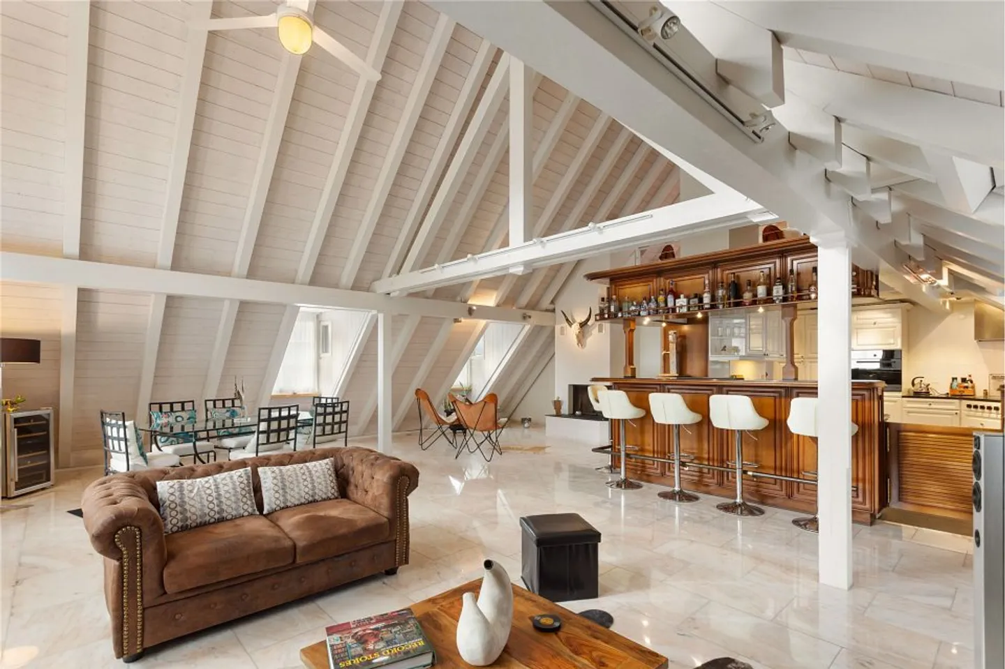 Vivere con stile e vista - Benvenuti nella vostra nuova casa! (Verificato dalla banca) - Foto 6 di 13