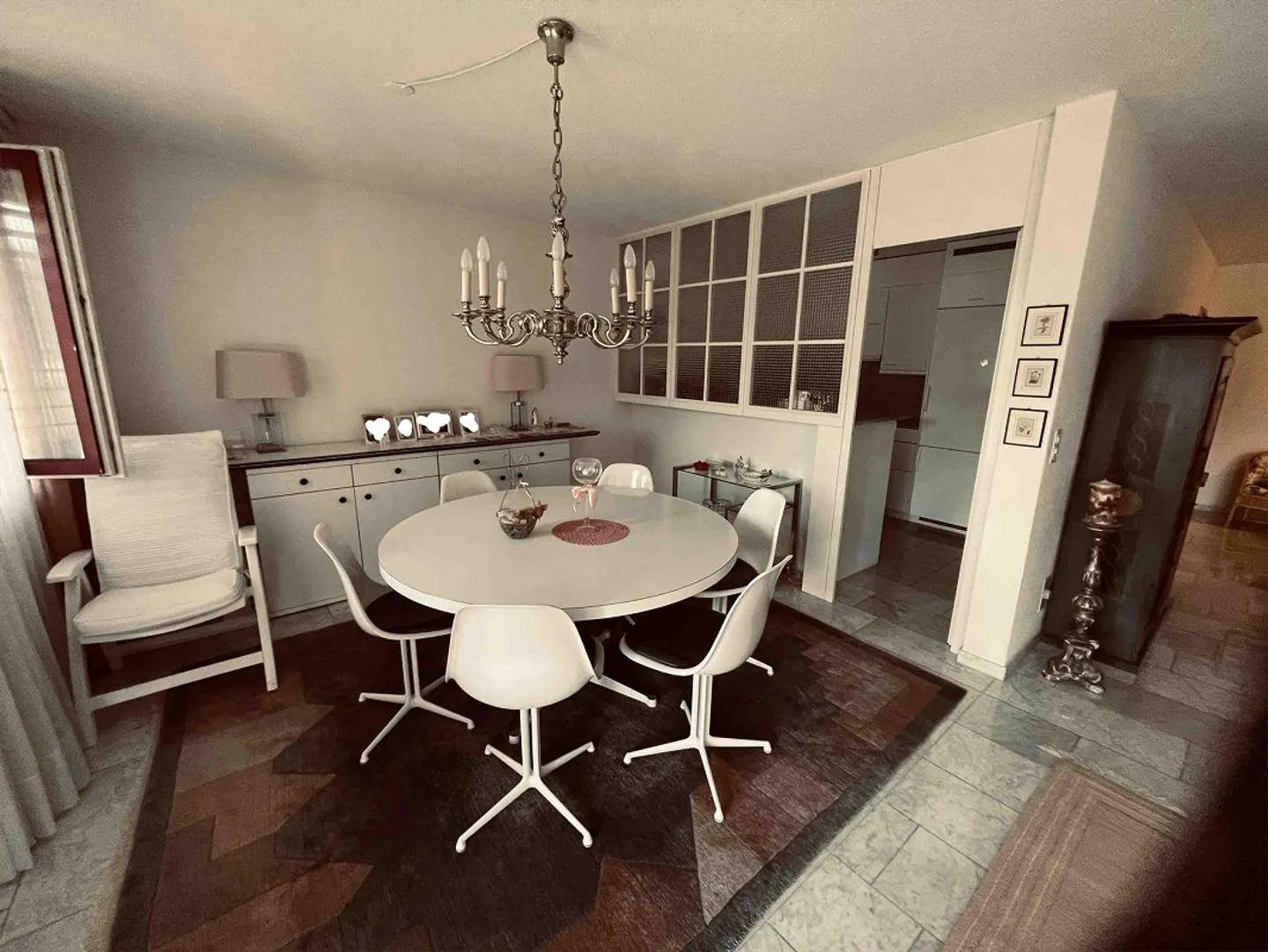 Appartamento affascinante di 2,5 stanze con vista sul lago e sulle montagne - Foto 6 di 11