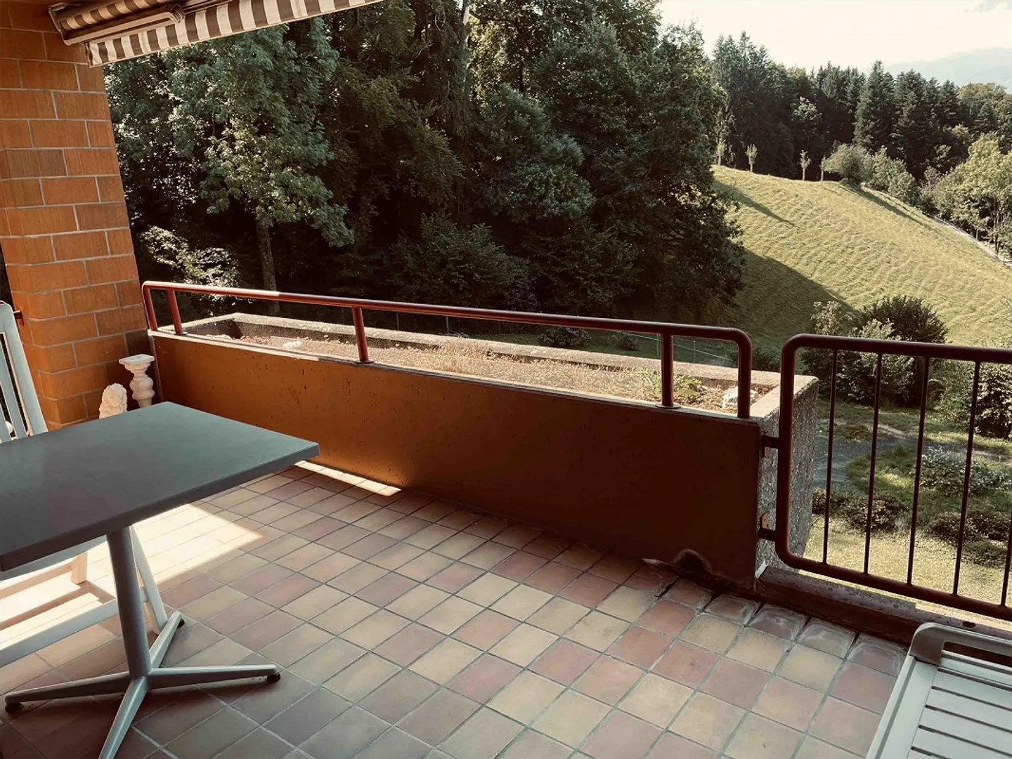 Appartamento affascinante di 2,5 stanze con vista sul lago e sulle montagne - Foto 10 di 11