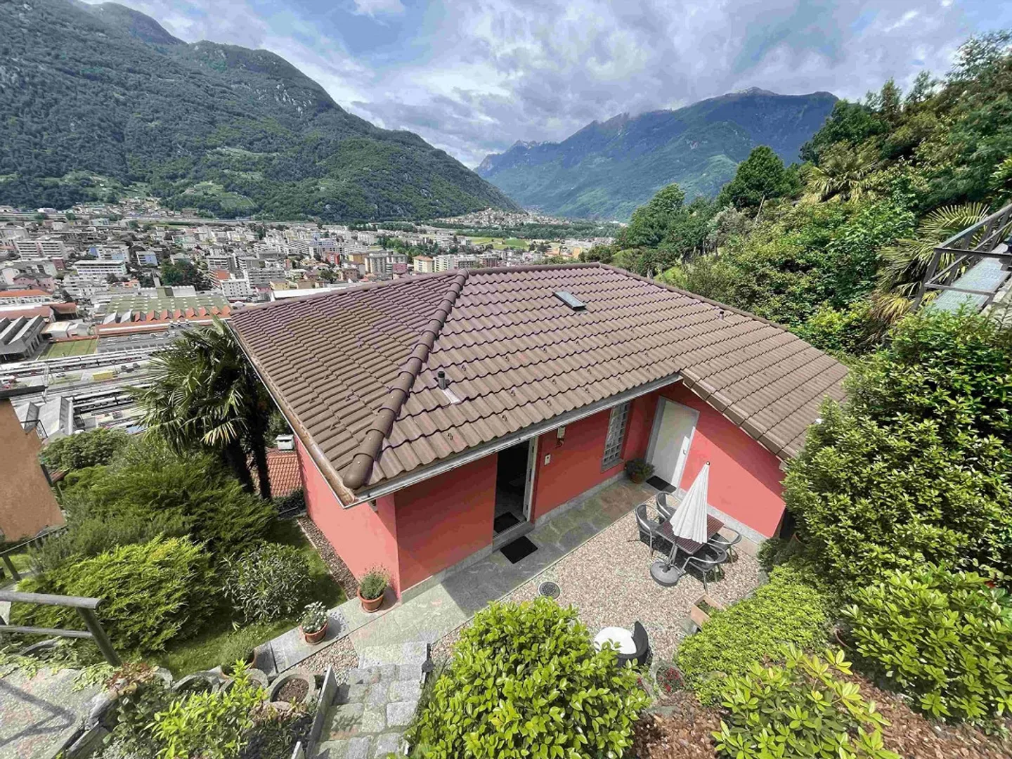 SPLENDID HOUSE 4.5 WITH WONDERFUL PANORAMIC VIEW - Photo 1 of 13