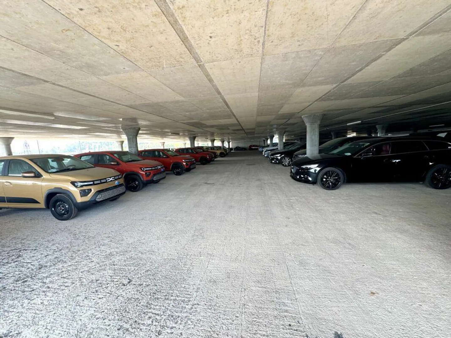 Spazio Commerciale Versatile in Affitto - Foto 7 di 9