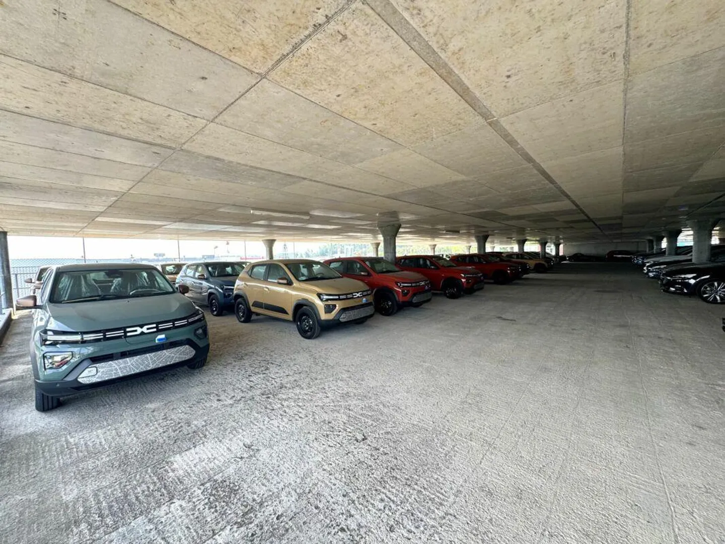 Spazio Commerciale Versatile in Affitto - Foto 8 di 9