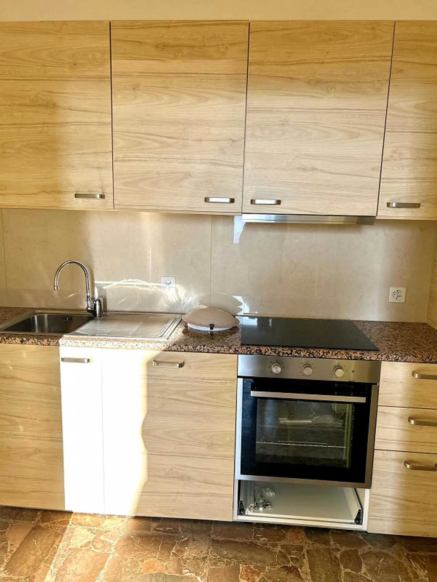 5 1/2 Rooms with Fireplace - Photo 4 of 11