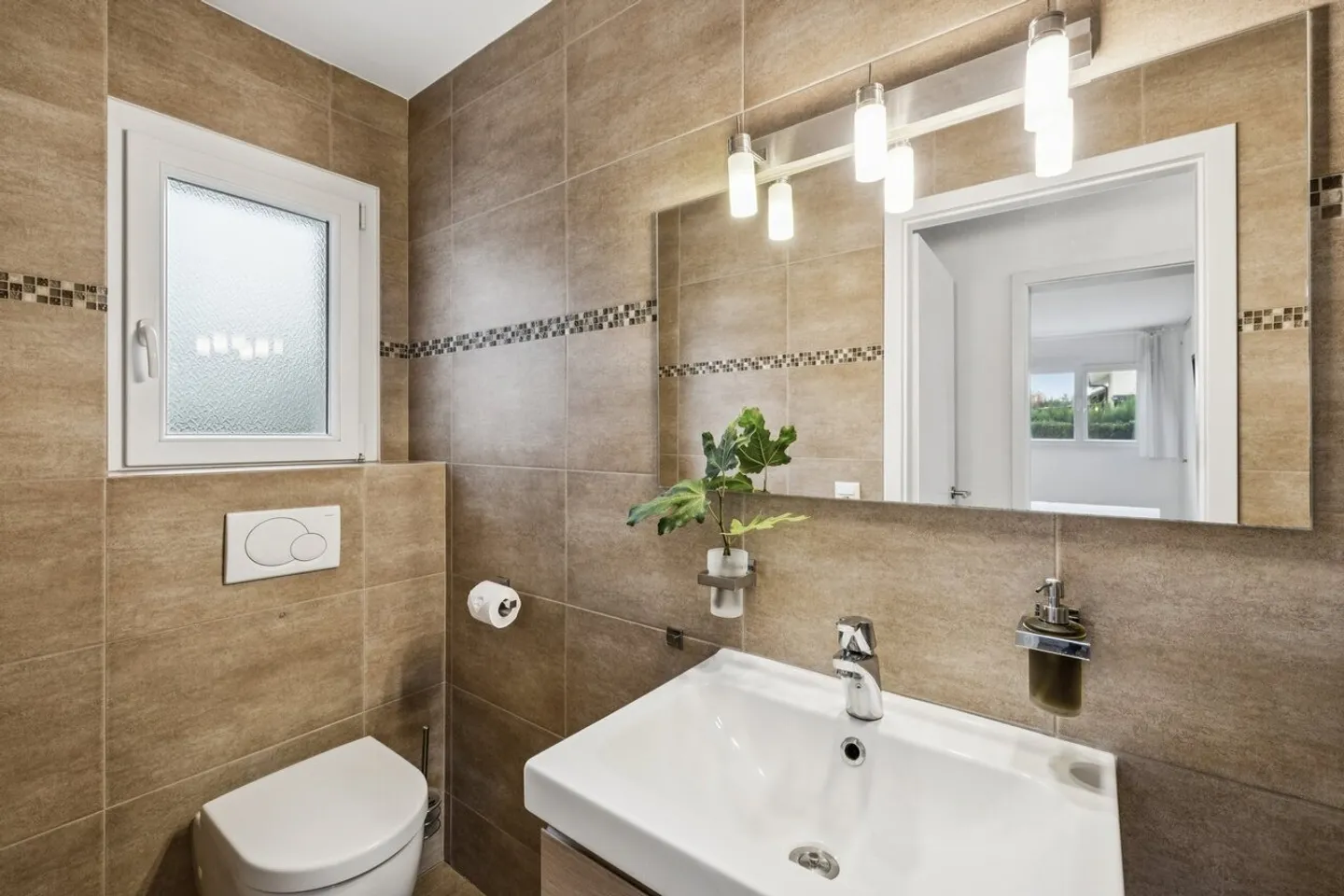 Wundervolle Einzelvilla mit atemberaubendem Blick auf die Dents-du-Midi - Foto 7 von 17