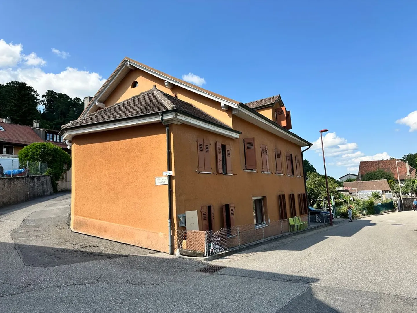 Ertragsgebäude in Lucens - Foto 1 von 13