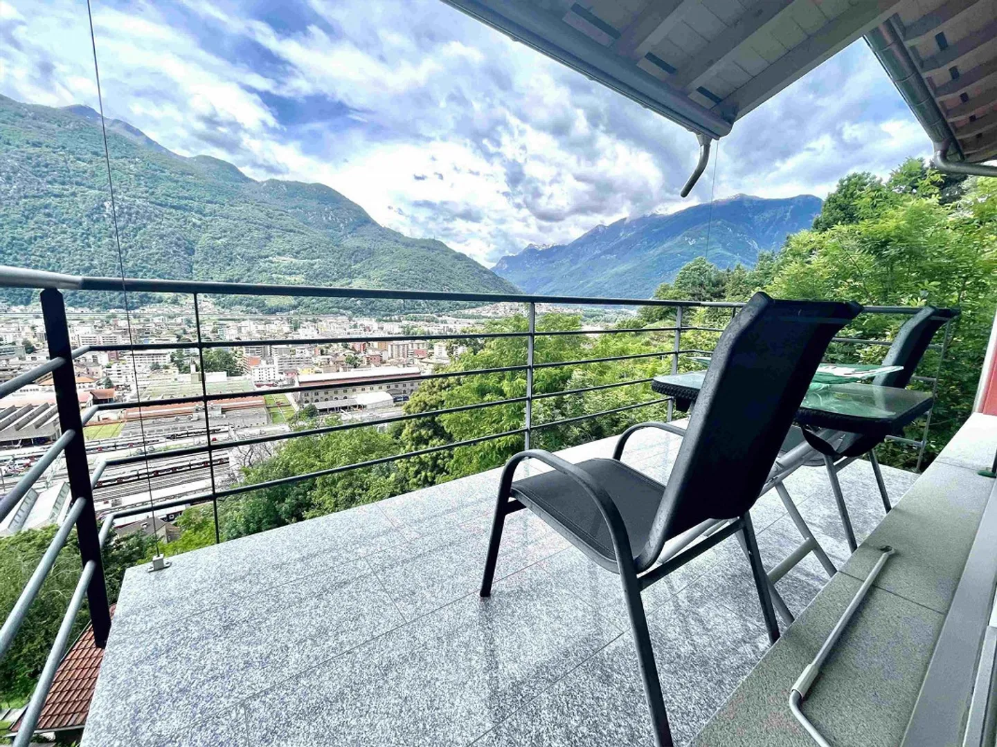 SPLENDID HOUSE 4.5 WITH WONDERFUL PANORAMIC VIEW - Photo 11 of 13